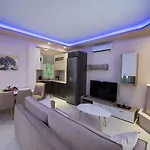 La E Bella Φρύνι
